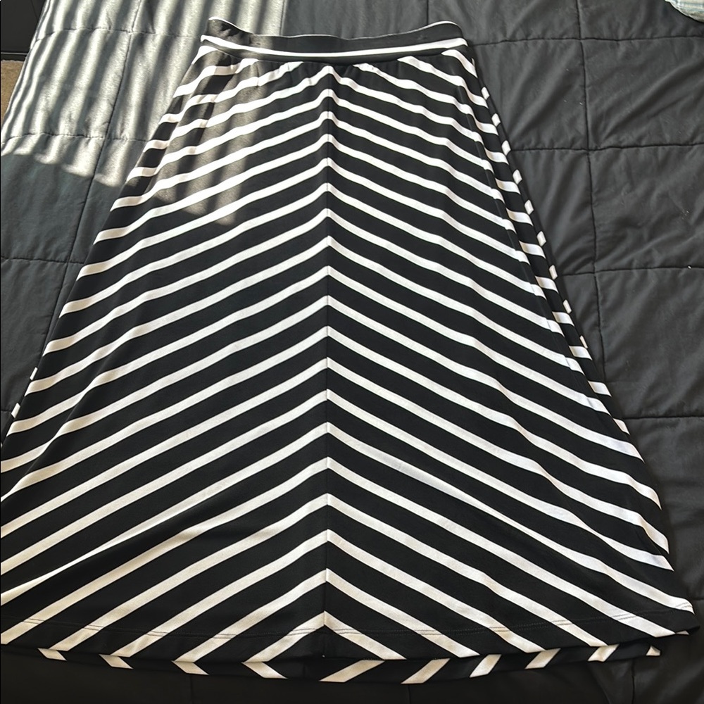 Travelers by Chico’s size 1 Black and White Striped Midi Women's Skirt